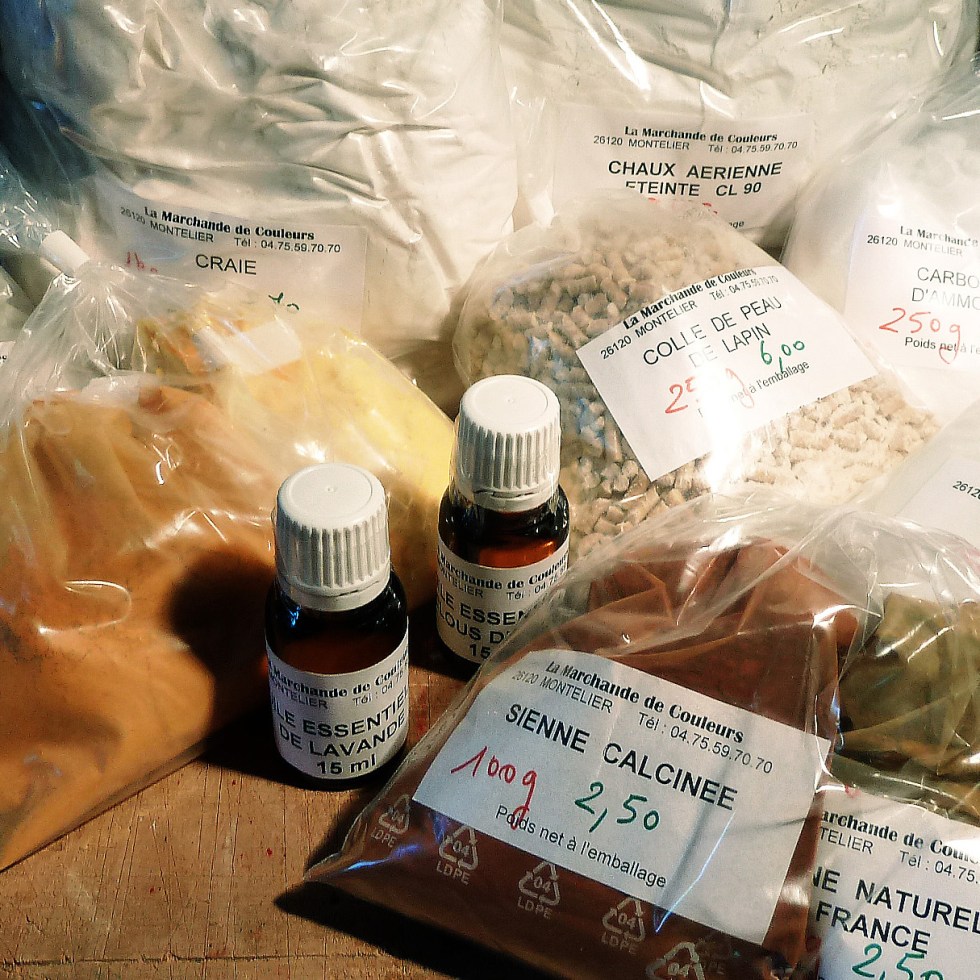 Quelques produits de base pour enduits et peintures non polluantes