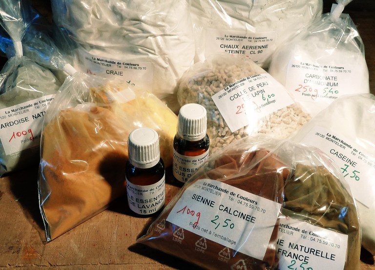 Quelques produits de base pour enduits et peintures non polluantes